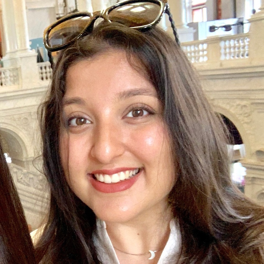 Meet your Posher, Rhea